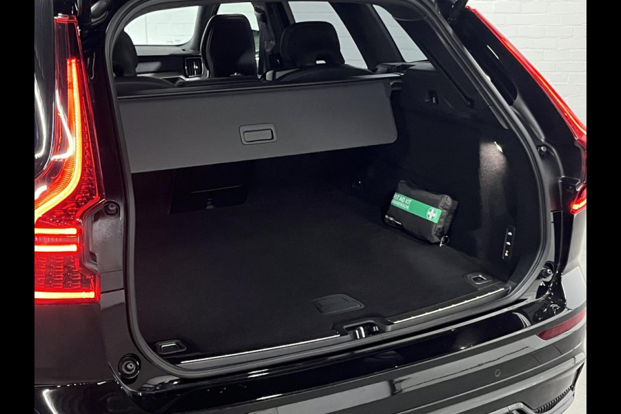 Volvo XC60 2.0 T8 Plug-in hybrid Ultra Black Edition *455Pk* | Luchtvering | Open dak | Massage | Bowers & Wilkins | Trekhaak | Adapt. cruise control