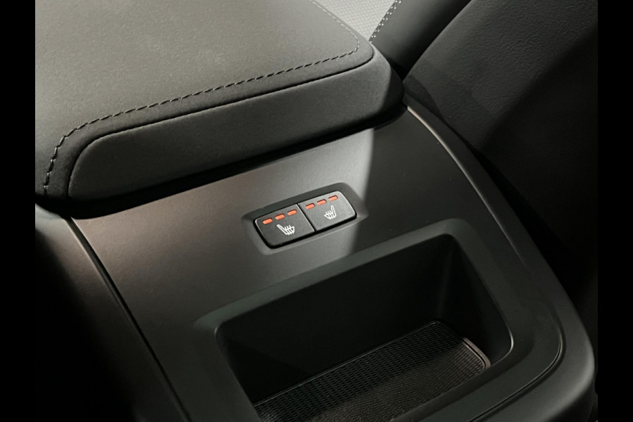 Volvo XC60 2.0 T8 Plug-in hybrid Ultra Black Edition *455Pk* | Luchtvering | Open dak | Massage | Bowers & Wilkins | Trekhaak | Adapt. cruise control