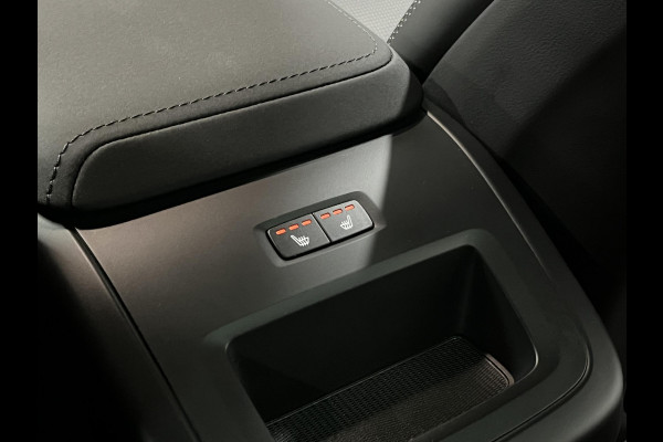 Volvo XC60 2.0 T8 Plug-in hybrid Ultra Black Edition *455Pk* | Luchtvering | Open dak | Massage | Bowers & Wilkins | Trekhaak | Adapt. cruise control