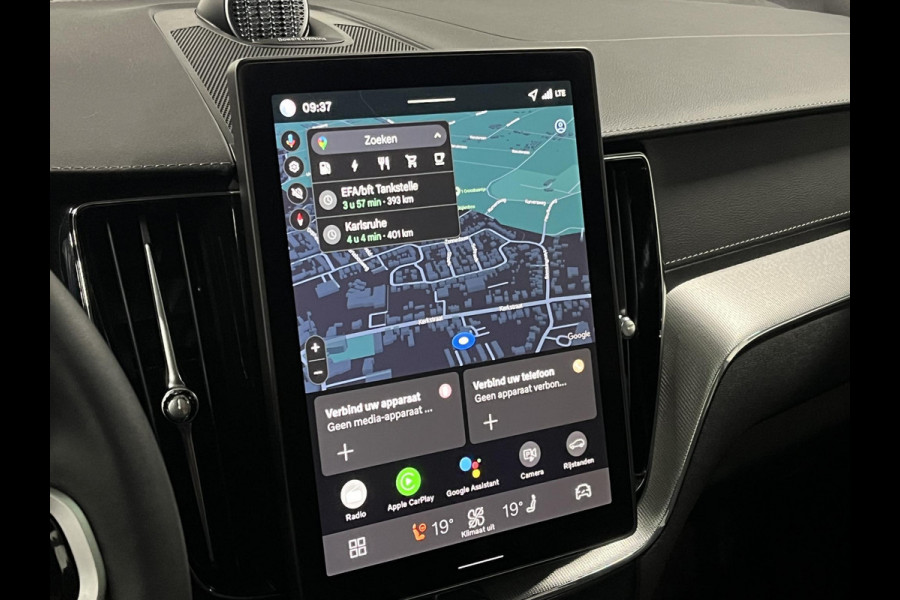 Volvo XC60 2.0 T8 Plug-in hybrid Ultra Black Edition *455Pk* | Luchtvering | Open dak | Massage | Bowers & Wilkins | Trekhaak | Adapt. cruise control