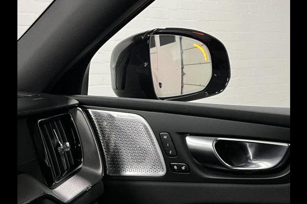 Volvo XC60 2.0 T8 Plug-in hybrid Ultra Black Edition *455Pk* | Luchtvering | Open dak | Massage | Bowers & Wilkins | Trekhaak | Adapt. cruise control