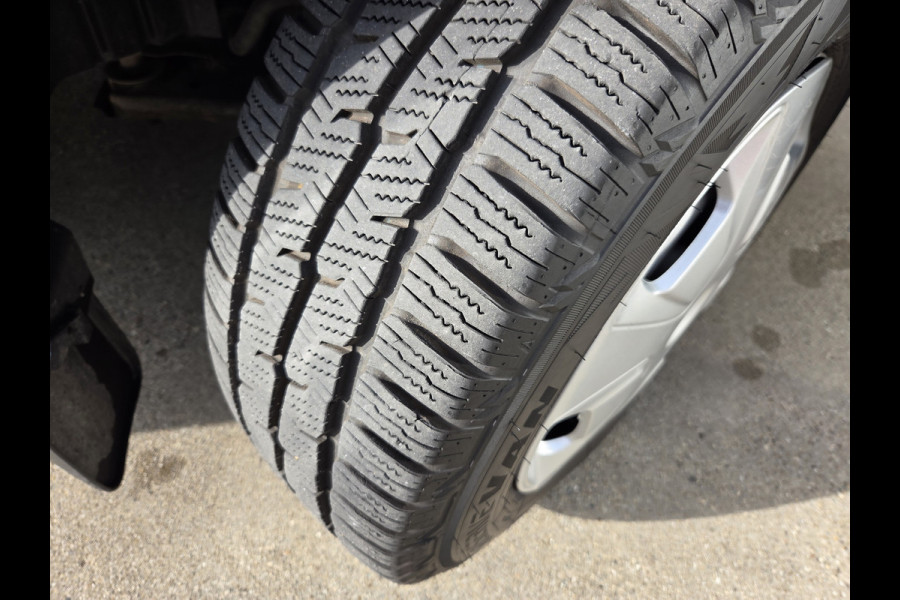 Ford Transit Custom 2.0 TDCI 96Kw/130 Pk L2 Trend Airco Cruise Trekhaak 2800 Kg