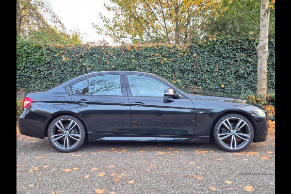 BMW 3-serie 320i F30 M Sport Apple CarPlay Elk. Trekhaak 6WB Dig, Dash Keyless 19inch Breedset GARANTIE 320i Corporate L High Ex
