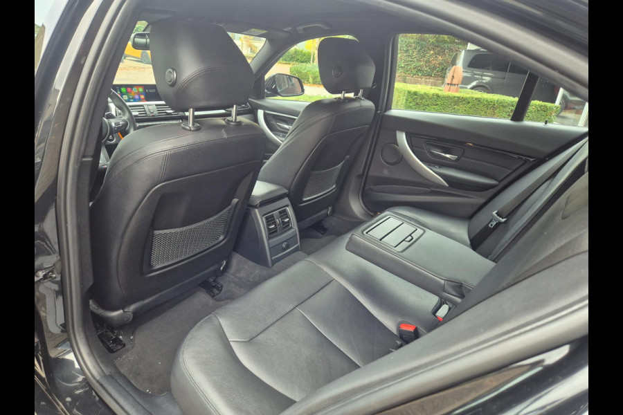 BMW 3-serie 320i F30 M Sport Apple CarPlay Elk. Trekhaak 6WB Dig, Dash Keyless 19inch Breedset GARANTIE 320i Corporate L High Ex