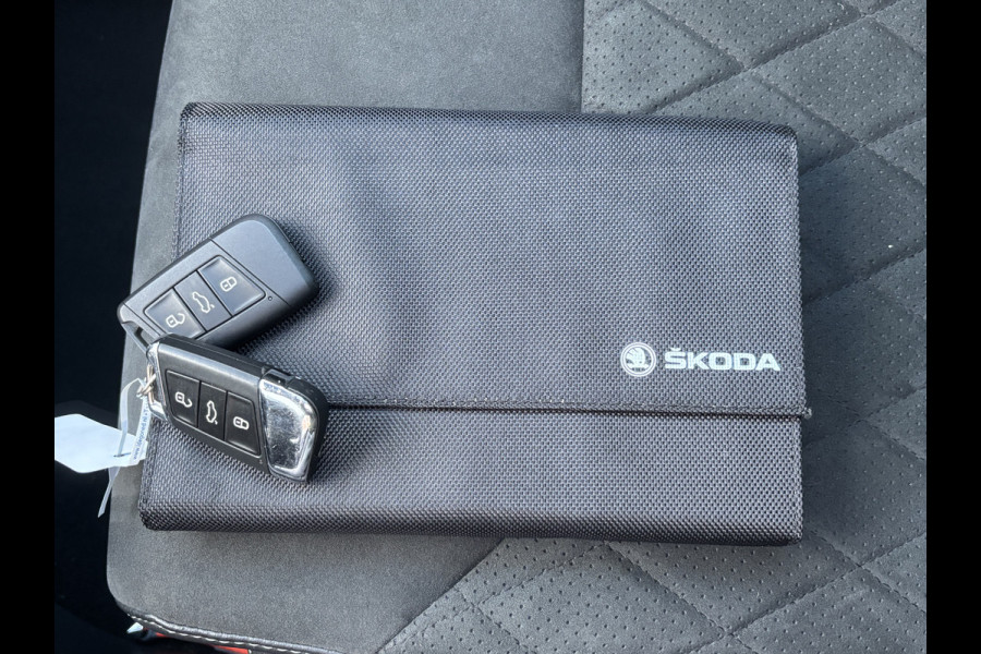Škoda Kodiaq 1.5 TSI Sportline Business 7p. | Elektrische Trekhaak | Pano | Automaat | Stoel Verwarming