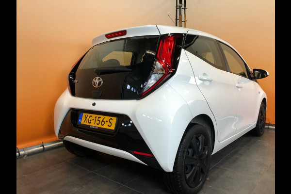 Toyota Aygo 1.0 VVT-i x-play navigatie | airco achteruitrijcamera