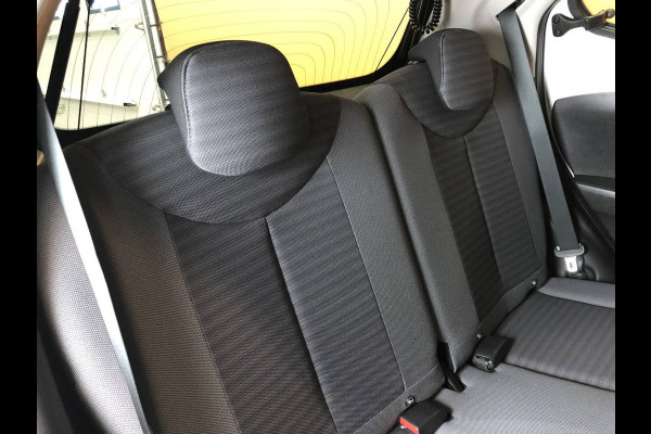 Toyota Aygo 1.0 VVT-i x-play navigatie | airco achteruitrijcamera