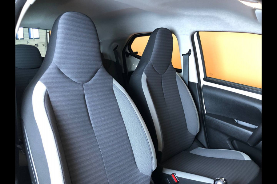 Toyota Aygo 1.0 VVT-i x-play navigatie | airco achteruitrijcamera