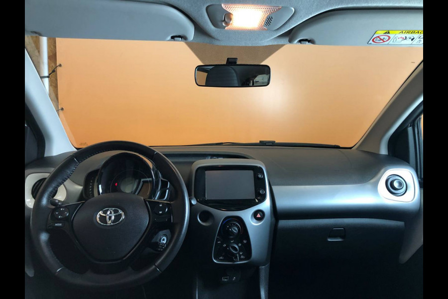 Toyota Aygo 1.0 VVT-i x-play navigatie | airco achteruitrijcamera