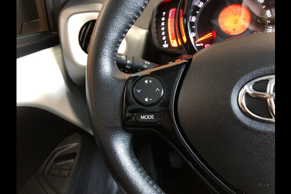 Toyota Aygo 1.0 VVT-i x-play navigatie | airco achteruitrijcamera