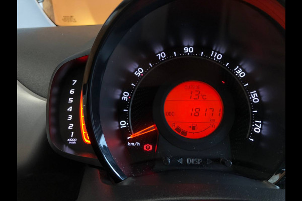 Toyota Aygo 1.0 VVT-i x-play navigatie | airco achteruitrijcamera