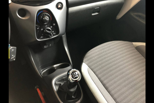 Toyota Aygo 1.0 VVT-i x-play navigatie | airco achteruitrijcamera