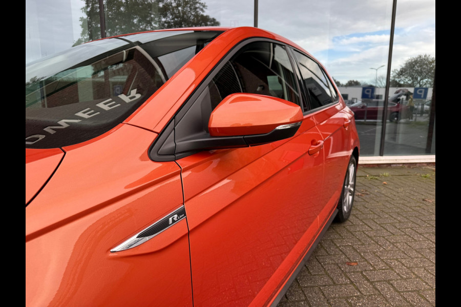 Volkswagen Polo 1.5 TSI Highline Business R - Automaat - Navi - Winterpakket - Trekhaak - Org.NL
