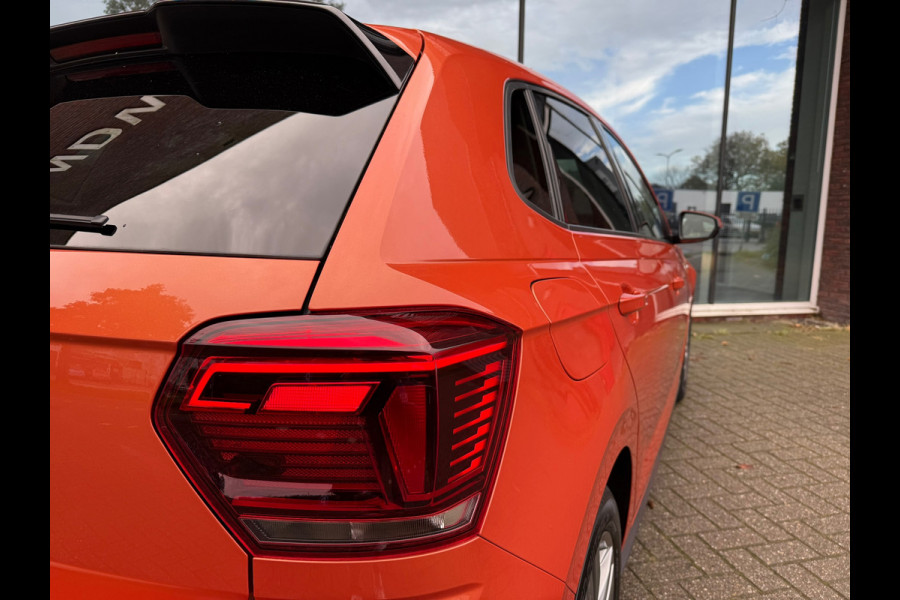 Volkswagen Polo 1.5 TSI Highline Business R - Automaat - Navi - Winterpakket - Trekhaak - Org.NL