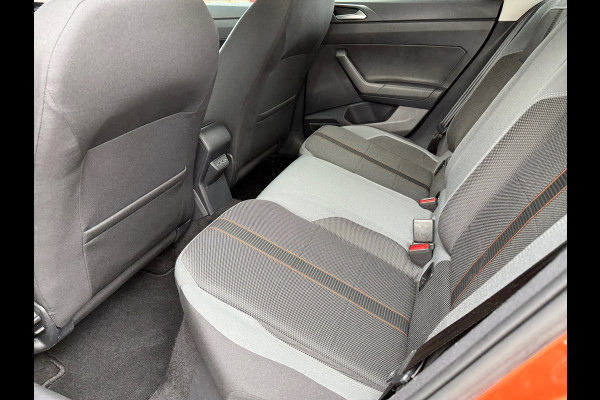 Volkswagen Polo 1.5 TSI Highline Business R - Automaat - Navi - Winterpakket - Trekhaak - Org.NL