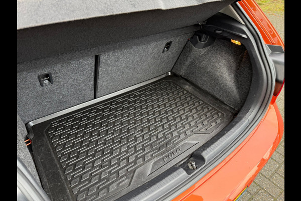 Volkswagen Polo 1.5 TSI Highline Business R - Automaat - Navi - Winterpakket - Trekhaak - Org.NL