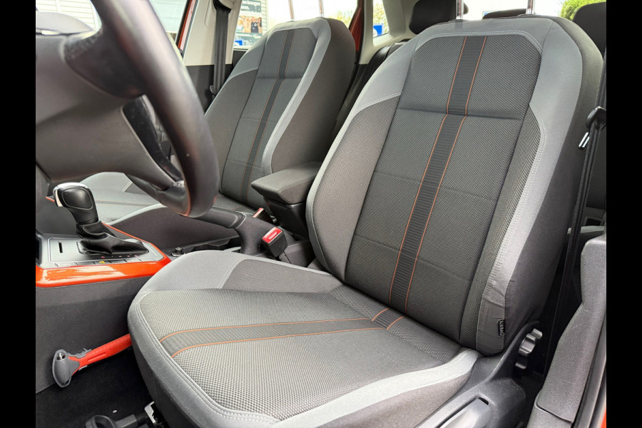 Volkswagen Polo 1.5 TSI Highline Business R - Automaat - Navi - Winterpakket - Trekhaak - Org.NL