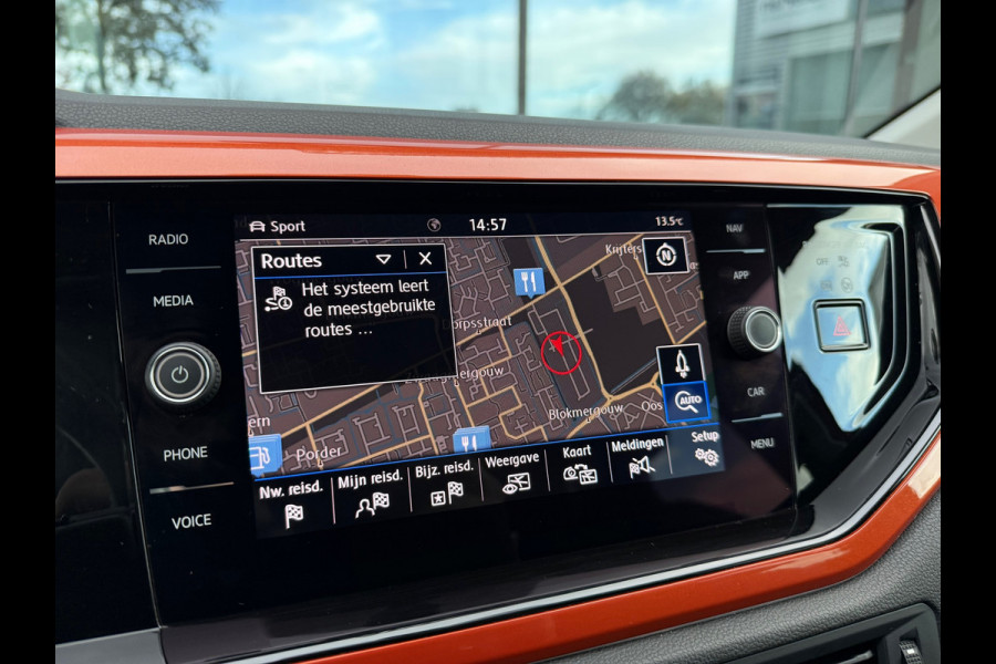 Volkswagen Polo 1.5 TSI Highline Business R - Automaat - Navi - Winterpakket - Trekhaak - Org.NL