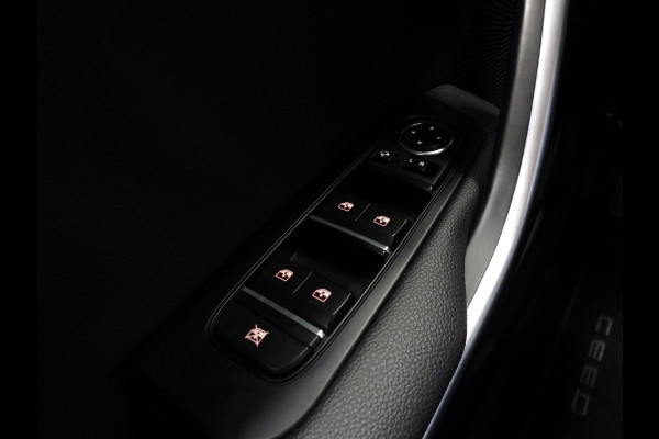 Kia Ceed Sportswagon 1.6 GDI PHEV Plug-In DynamicLine NAVI/CAMERA/LED/16"LMV!