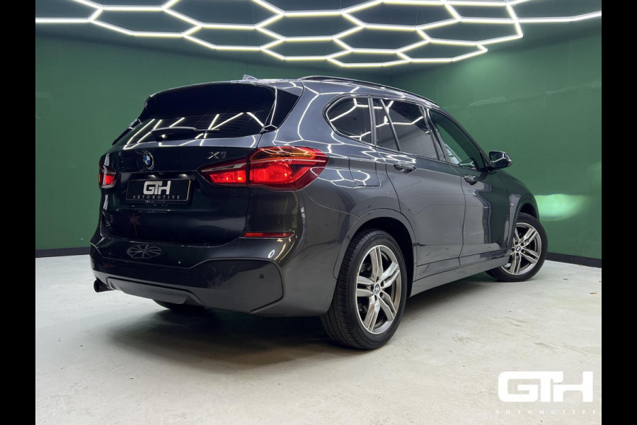 BMW X1 sDrive18i High Executive M-Pakket | Keyless | Pano