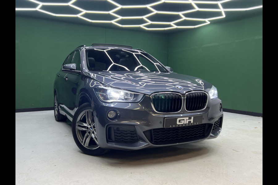 BMW X1 sDrive18i High Executive M-Pakket | Keyless | Pano