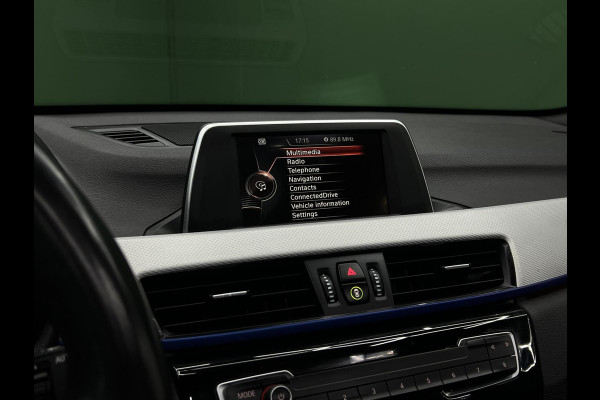 BMW X1 sDrive18i High Executive M-Pakket | Keyless | Pano