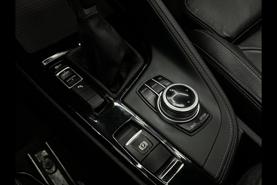 BMW X1 sDrive18i High Executive M-Pakket | Keyless | Pano