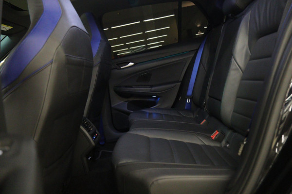 Volkswagen Golf 2.0 TSI R 4Motion PERFORMANCE AKRAP/PANO/HEADUP/IQ/H-K/BOMVOL