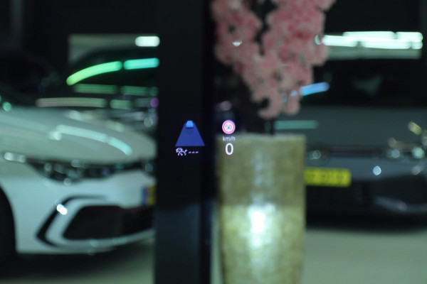 Volkswagen Golf 2.0 TSI R 4Motion PERFORMANCE AKRAP/PANO/HEADUP/IQ/H-K/BOMVOL