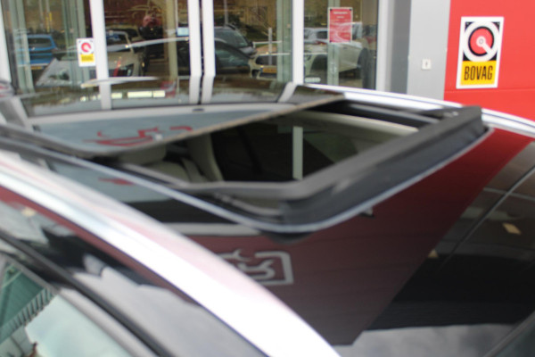 Volvo V60 Cross Country 2.0 B5 250PK CROSSCOUNTRY AWD Ultimate AWD (VIERWIELAANDRIJVING) | PANORAMISCH SCHUIF/KANTELDAK | PARKEERVERWARMING MET TIMER (STANDKACHEL) | MORITZ LEDEREN BEKLEDING MET COMFORTSTOELEN EN DUAL TONE LEDEREN STUURWIEL | ELEKTRISCH VERSTELBARE VOORSTOELEN MET GEHEUGEN OP BEIDE STOELEN | STOEL, STUUR EN ACHTERBANKVERWARMING | PREMIUM AUDIO BY HARMAN KARDON | ADAPTIEVE FULL LED KOPLAMPEN | LED MISTLAMPEN |VERLICHTINGS PACK 2 | INTELSAFE SURROUND | PARK ASSIST "VISIUAL PARK ASSIST" INCL. 360° VIEW | ROESTVRIJSTALEN SIDE SCUFF PLATES MET ''CROSS COUNTRY" INSCIP