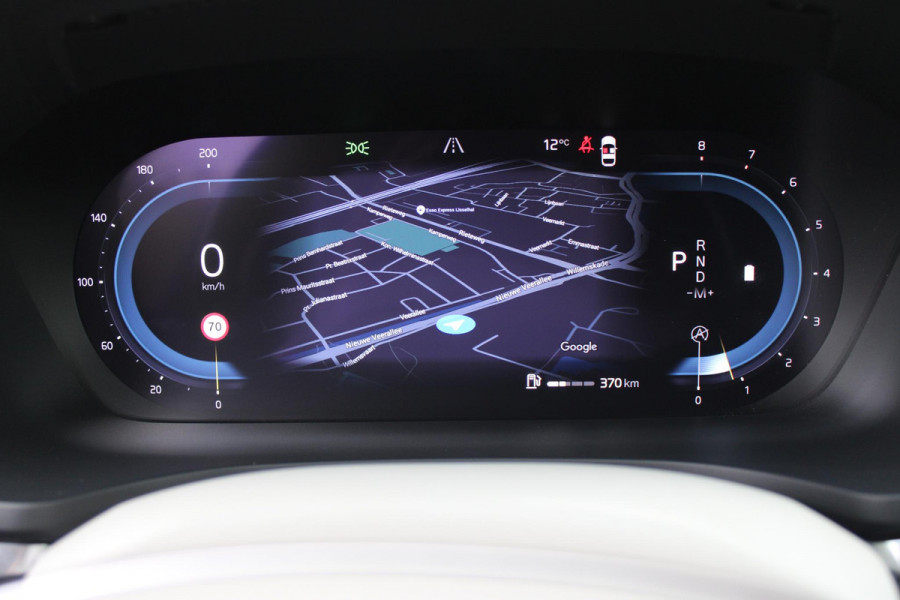 Volvo V60 Cross Country 2.0 B5 250PK CROSSCOUNTRY AWD Ultimate AWD (VIERWIELAANDRIJVING) | PANORAMISCH SCHUIF/KANTELDAK | PARKEERVERWARMING MET TIMER (STANDKACHEL) | MORITZ LEDEREN BEKLEDING MET COMFORTSTOELEN EN DUAL TONE LEDEREN STUURWIEL | ELEKTRISCH VERSTELBARE VOORSTOELEN MET GEHEUGEN OP BEIDE STOELEN | STOEL, STUUR EN ACHTERBANKVERWARMING | PREMIUM AUDIO BY HARMAN KARDON | ADAPTIEVE FULL LED KOPLAMPEN | LED MISTLAMPEN |VERLICHTINGS PACK 2 | INTELSAFE SURROUND | PARK ASSIST "VISIUAL PARK ASSIST" INCL. 360° VIEW | ROESTVRIJSTALEN SIDE SCUFF PLATES MET ''CROSS COUNTRY" INSCIP