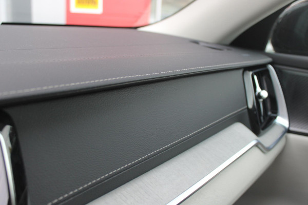 Volvo V60 Cross Country 2.0 B5 250PK CROSSCOUNTRY AWD Ultimate AWD (VIERWIELAANDRIJVING) | PANORAMISCH SCHUIF/KANTELDAK | PARKEERVERWARMING MET TIMER (STANDKACHEL) | MORITZ LEDEREN BEKLEDING MET COMFORTSTOELEN EN DUAL TONE LEDEREN STUURWIEL | ELEKTRISCH VERSTELBARE VOORSTOELEN MET GEHEUGEN OP BEIDE STOELEN | STOEL, STUUR EN ACHTERBANKVERWARMING | PREMIUM AUDIO BY HARMAN KARDON | ADAPTIEVE FULL LED KOPLAMPEN | LED MISTLAMPEN |VERLICHTINGS PACK 2 | INTELSAFE SURROUND | PARK ASSIST "VISIUAL PARK ASSIST" INCL. 360° VIEW | ROESTVRIJSTALEN SIDE SCUFF PLATES MET ''CROSS COUNTRY" INSCIP