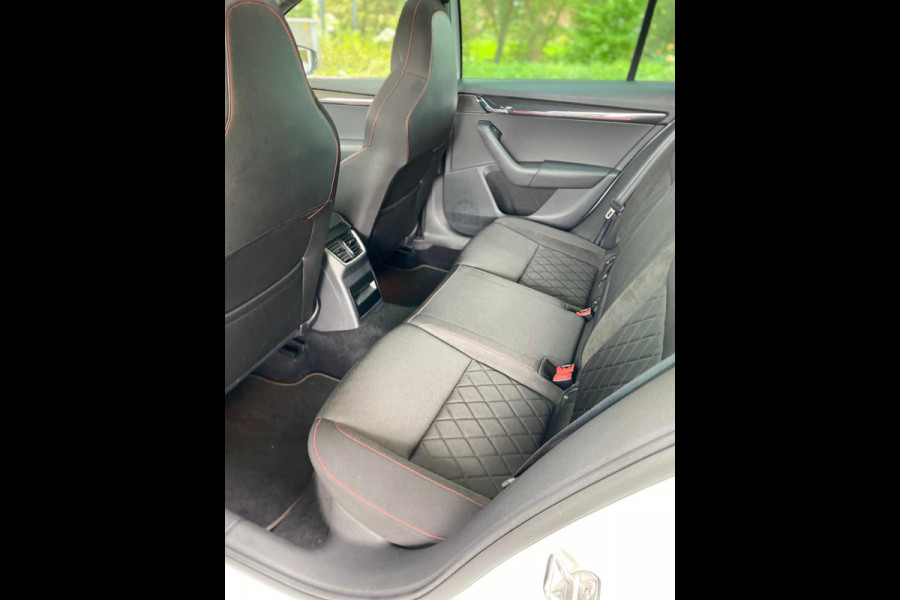 Škoda Octavia Combi 2.0 TSI RS 245 Business Panorama