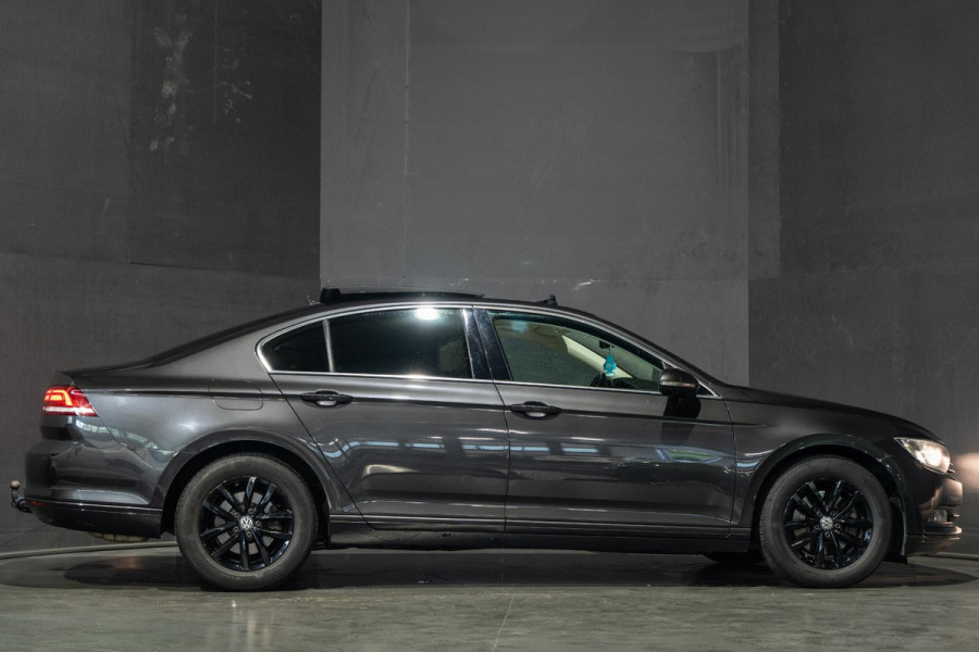 Volkswagen Passat 1.5 TSI Highline | Pano | Automaat | Trekhaak