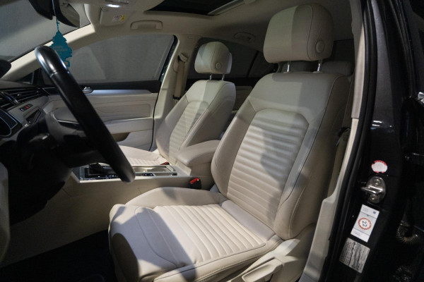 Volkswagen Passat 1.5 TSI Highline | Pano | Automaat | Trekhaak