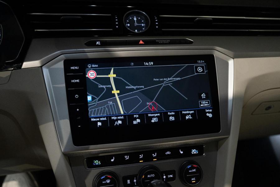 Volkswagen Passat 1.5 TSI Highline | Pano | Automaat | Trekhaak