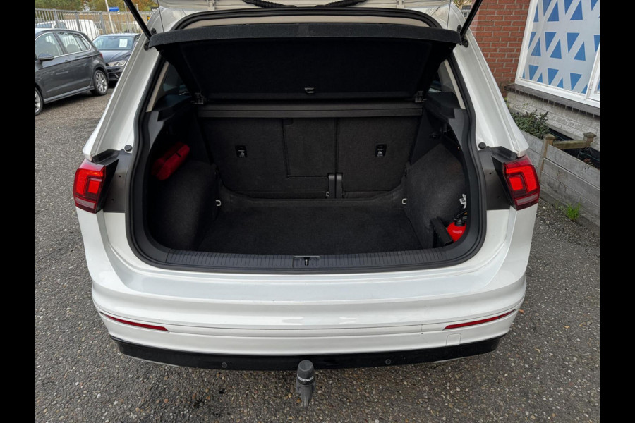 Volkswagen Tiguan 1.5 TSI ACT Highline 150 PK R-Line DSG Blindspot Led Elektr.Trekhaak Garantie