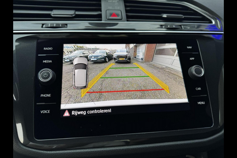 Volkswagen Tiguan 1.5 TSI ACT Highline 150 PK R-Line DSG Blindspot Led Elektr.Trekhaak Garantie