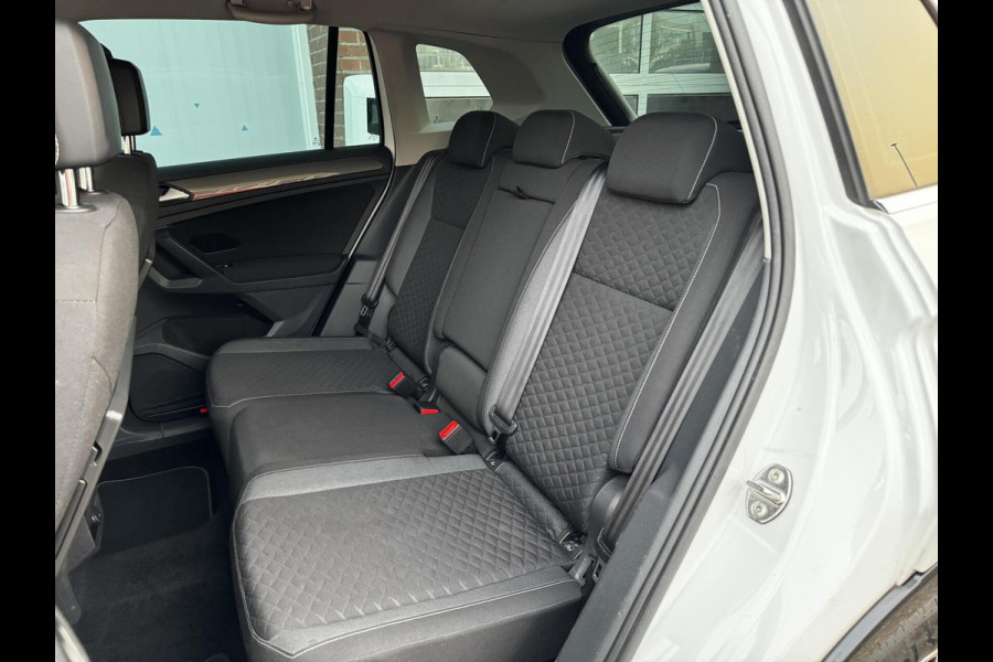 Volkswagen Tiguan 1.5 TSI ACT Highline 150 PK R-Line DSG Blindspot Led Elektr.Trekhaak Garantie