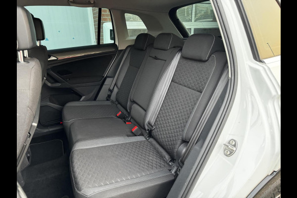 Volkswagen Tiguan 1.5 TSI ACT Highline 150 PK R-Line DSG Blindspot Led Elektr.Trekhaak Garantie