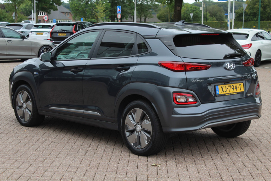 Hyundai Kona EV Premium 64 kWh / Camera / Leder / Head-up / 18'' / Navigatie / Stuur+Stoelverwarming / Keyless / KRELL Audio / DAB / ACC