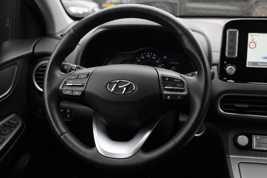 Hyundai Kona EV Premium 64 kWh / Camera / Leder / Head-up / 18'' / Navigatie / Stuur+Stoelverwarming / Keyless / KRELL Audio / DAB / ACC