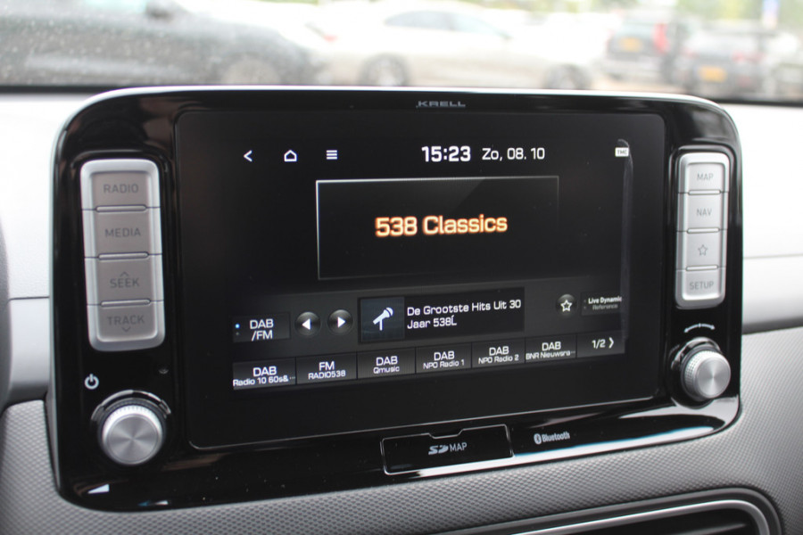 Hyundai Kona EV Premium 64 kWh / Camera / Leder / Head-up / 18'' / Navigatie / Stuur+Stoelverwarming / Keyless / KRELL Audio / DAB / ACC