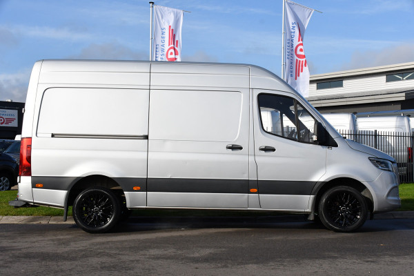 Mercedes-Benz Sprinter 319 V6 3.0 CDI L2H2 AMG Edition 360 Camera, Cruise, Carplay, 10,5'' Mbux, LED, Stoelverwarming, Standkachel, Automaat, Trekhaak, Uniek!