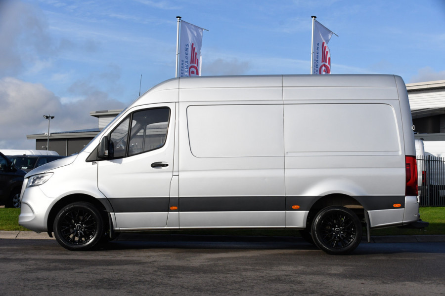 Mercedes-Benz Sprinter 319 V6 3.0 CDI L2H2 AMG Edition 360 Camera, Cruise, Carplay, 10,5'' Mbux, LED, Stoelverwarming, Standkachel, Automaat, Trekhaak, Uniek!