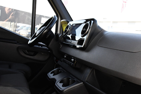 Mercedes-Benz Sprinter 319 V6 3.0 CDI L2H2 AMG Edition 360 Camera, Cruise, Carplay, 10,5'' Mbux, LED, Stoelverwarming, Standkachel, Automaat, Trekhaak, Uniek!