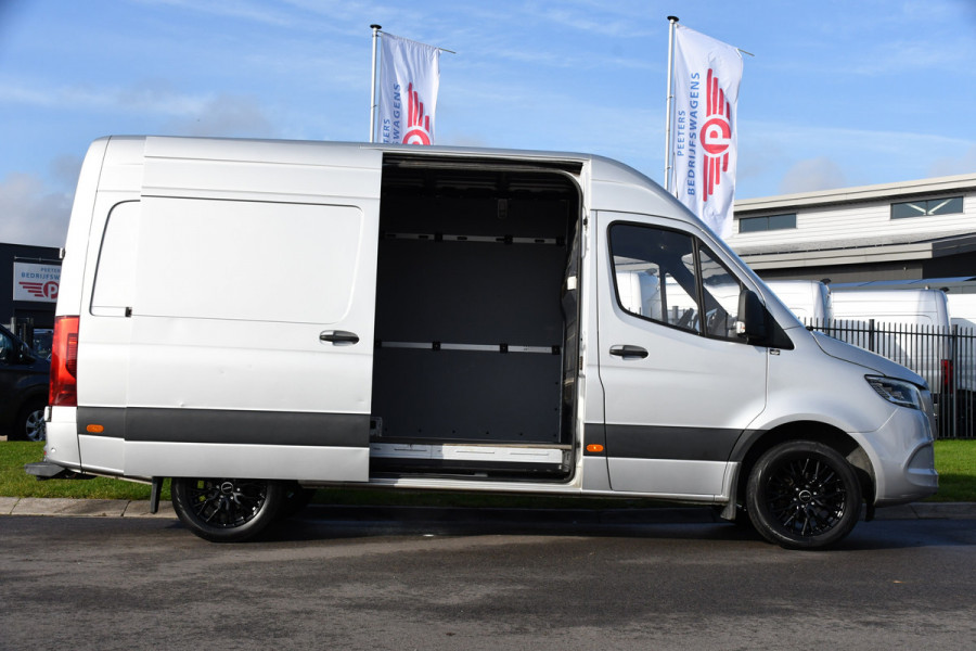 Mercedes-Benz Sprinter 319 V6 3.0 CDI L2H2 AMG Edition 360 Camera, Cruise, Carplay, 10,5'' Mbux, LED, Stoelverwarming, Standkachel, Automaat, Trekhaak, Uniek!