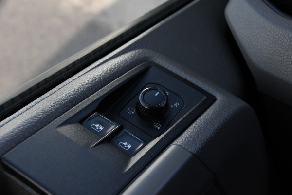 MAN TGE 35 2.0 L3H3 4x4 DC PB Edition Adaptieve Cruise, Camera, Carplay, 177pk. LED, Clima, Stoelverwarming, Trekhaak, Uniek!