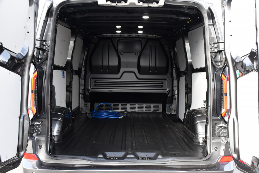 Ford E-Transit Cust. 340 L2H1 Limited 65 kWh DEMO, Virtual, Adaptieve Cruise, Camera, Carplay, Stoelverwarming, LED, 218pk, NAVI, Uniek!