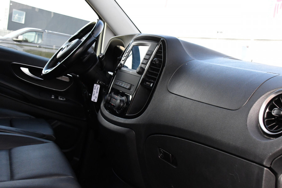 Mercedes-Benz Vito 119 CDI L2 AMG Edition Adaptieve Cruise, Camera, Carplay, LED, Stoelverwarming, Leder, Trekhaak, Multimedia, Uniek!